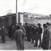 Scioperi per i contratti nazionali alla Sabiem-Calzoni, 23 febbraio 1976. Archivio fotografico Fiom-Cgil Bologna.