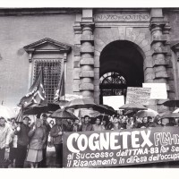 La Cognetex davanti alla prefettura, 17 aprile 1984. Archivio fotografico Fiom-Cgil Bologna