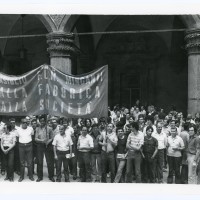 Lavoratori Minganti a Palazzo Comunale, 2 giugno 1982. Archivio fotografico Fiom-Cgil Bologna