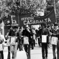 Lavoratori Casaralta in corteo durante una manifestazione per il rinnovo del contratto, metà anni Settanta, Bologna, Da: Archivio fotografico Fiom Bologna.