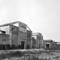 Stabilimento di Santa Viola, veduta esterna, anni '30. Museo del Patrimonio Industriale, archivio fotografico.