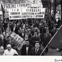 Immagini della sfilata a Roma per CCNL, 9 febbraio 1973.
Archivio fotografico Fiom-Cgil Bologna